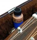 Guitar case humidifier
